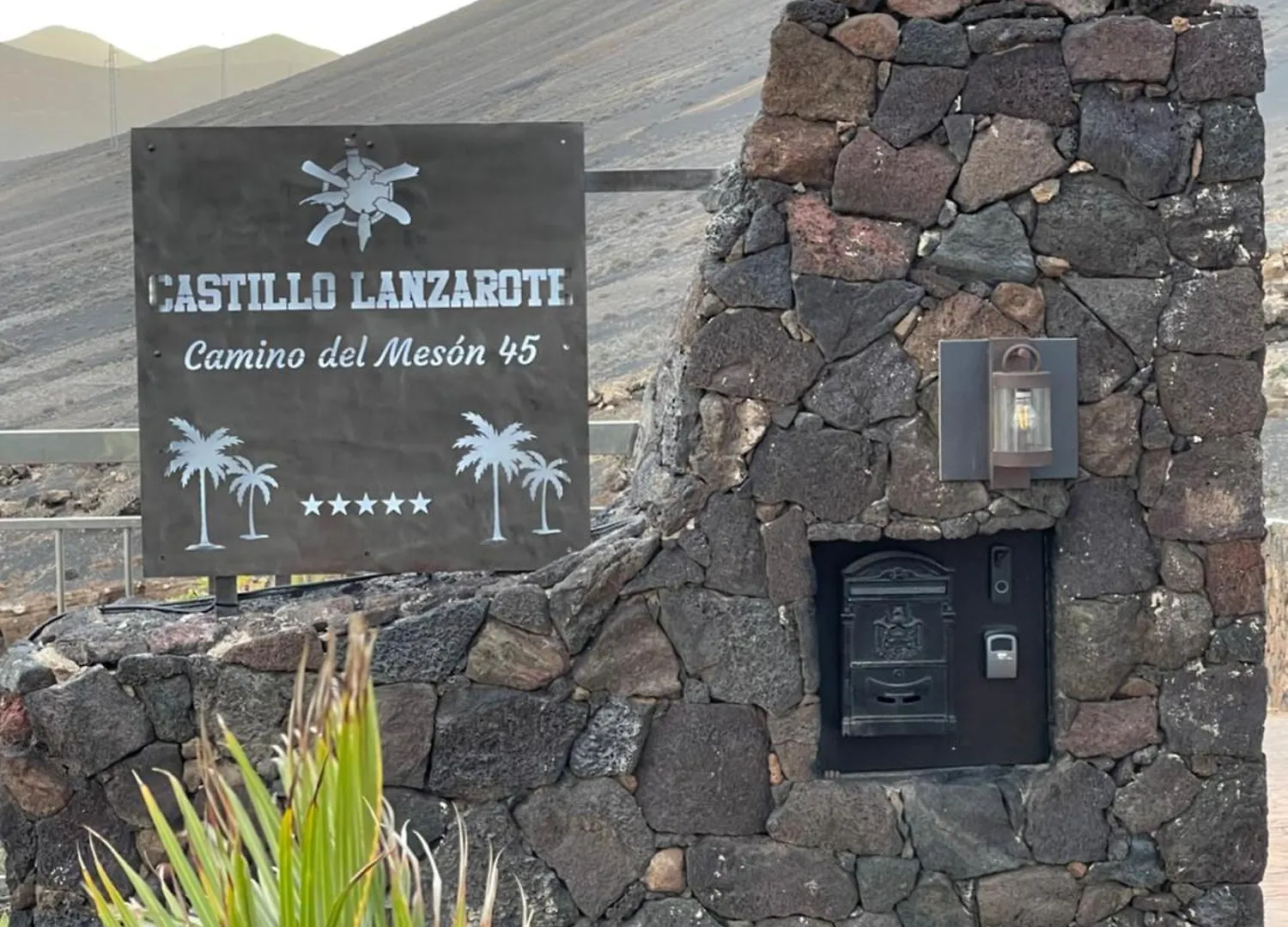 Casa de Férias Castillo Lanzarote Villa Winni - Luxury Villa - Pet Friendly With Heated Pool La Asomada